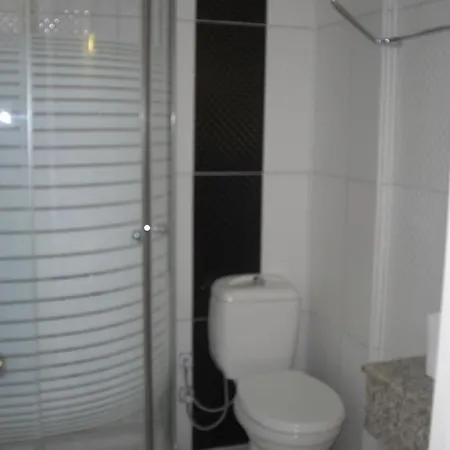 Lara Atalla אנטליה