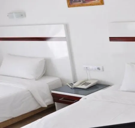 Lara Atalla אנטליה