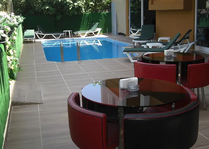 Lara Atalla Otel 2*