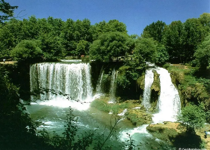 Lara Atalla Otel 2*