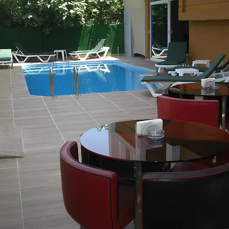 Lara Atalla Otel 2*