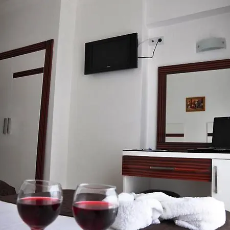 Lara Atalla Otel 2*
